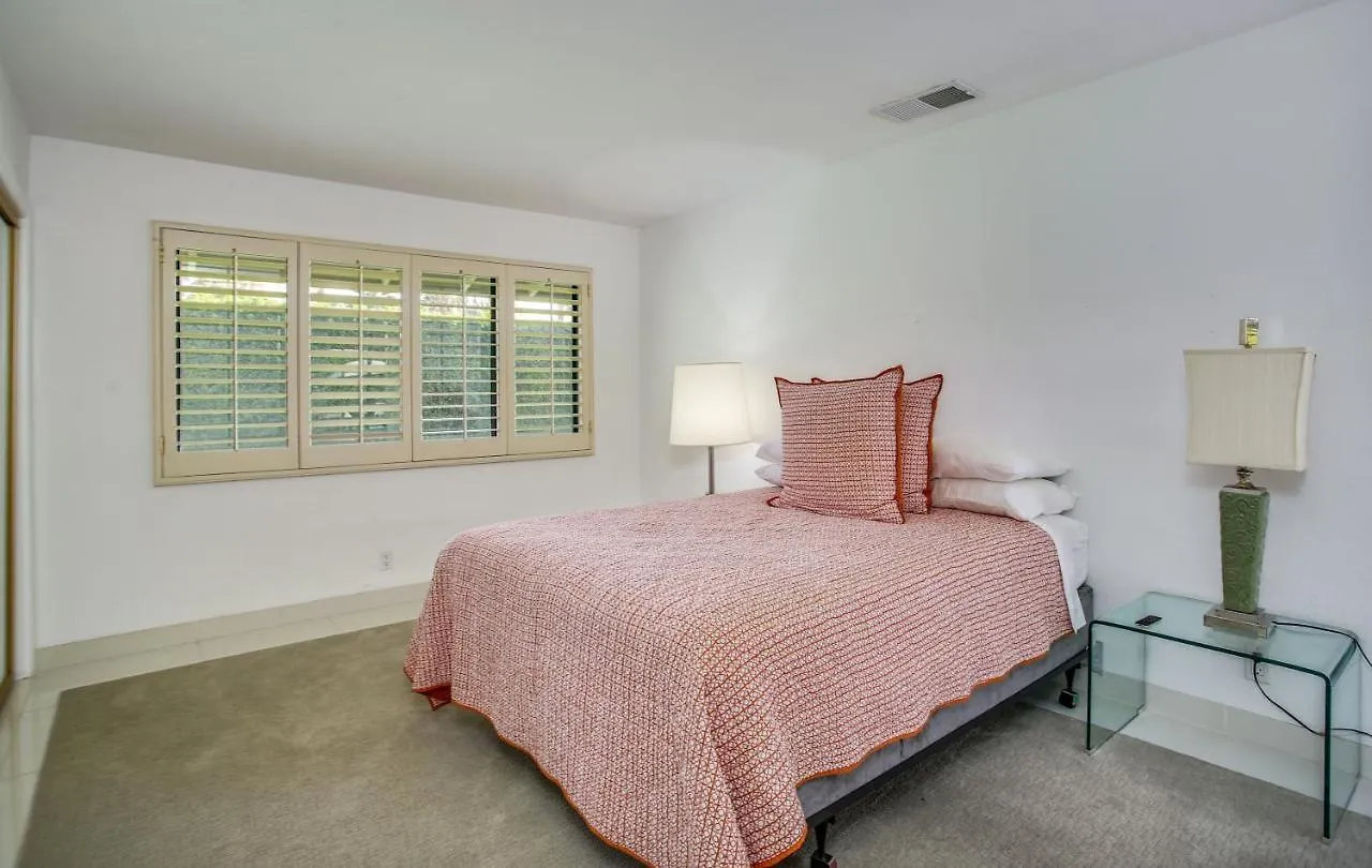South Palm Springs Paradise Permit# 3589 Holiday home